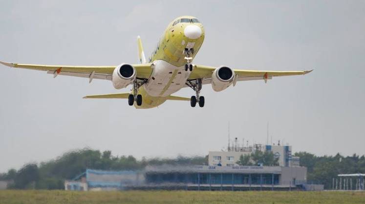 SJ 100 совершил в Жуковском первый полет по программе сертификационных лётных испытаний SJ 100 совершил в Жуковском первый полет по программе сертификационных лётных испытаний