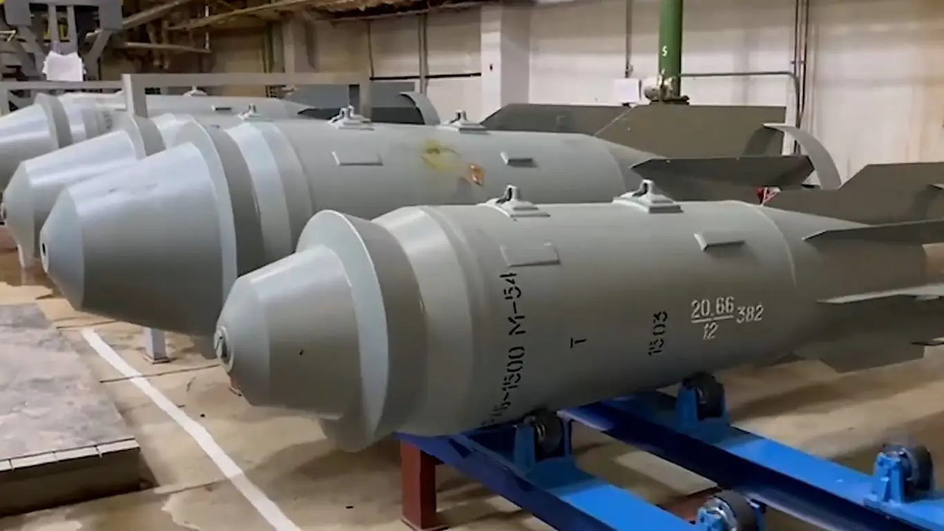 «Бомбардировка гигантами»: в США предупредили Киев о серьезной угрозе