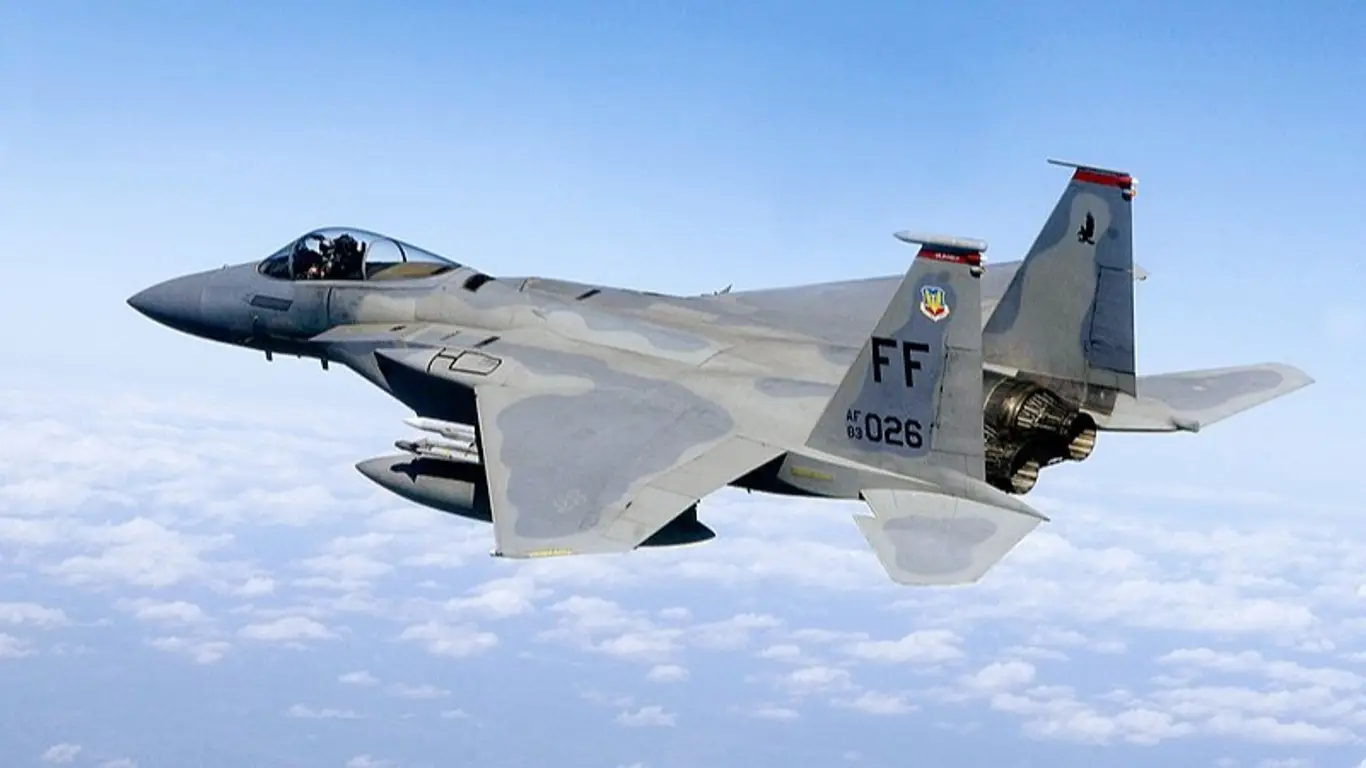 В Сеть попали секретные документы по американскому самолету F — 15 Eagle