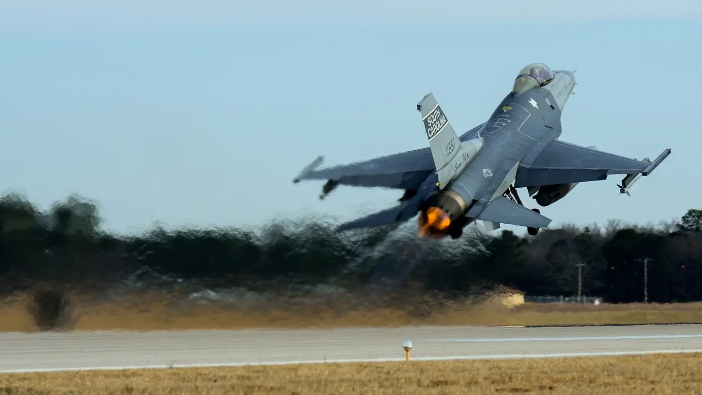 На Западе сделали мрачное предупреждение по F — 16 на Украине