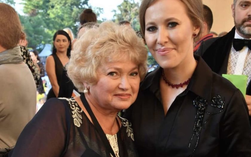 Нарусова рассказала, что Ксения знает своего отца, но он не Собчак Нарусова рассказала, что Ксения знает своего отца, но он не Собчак
