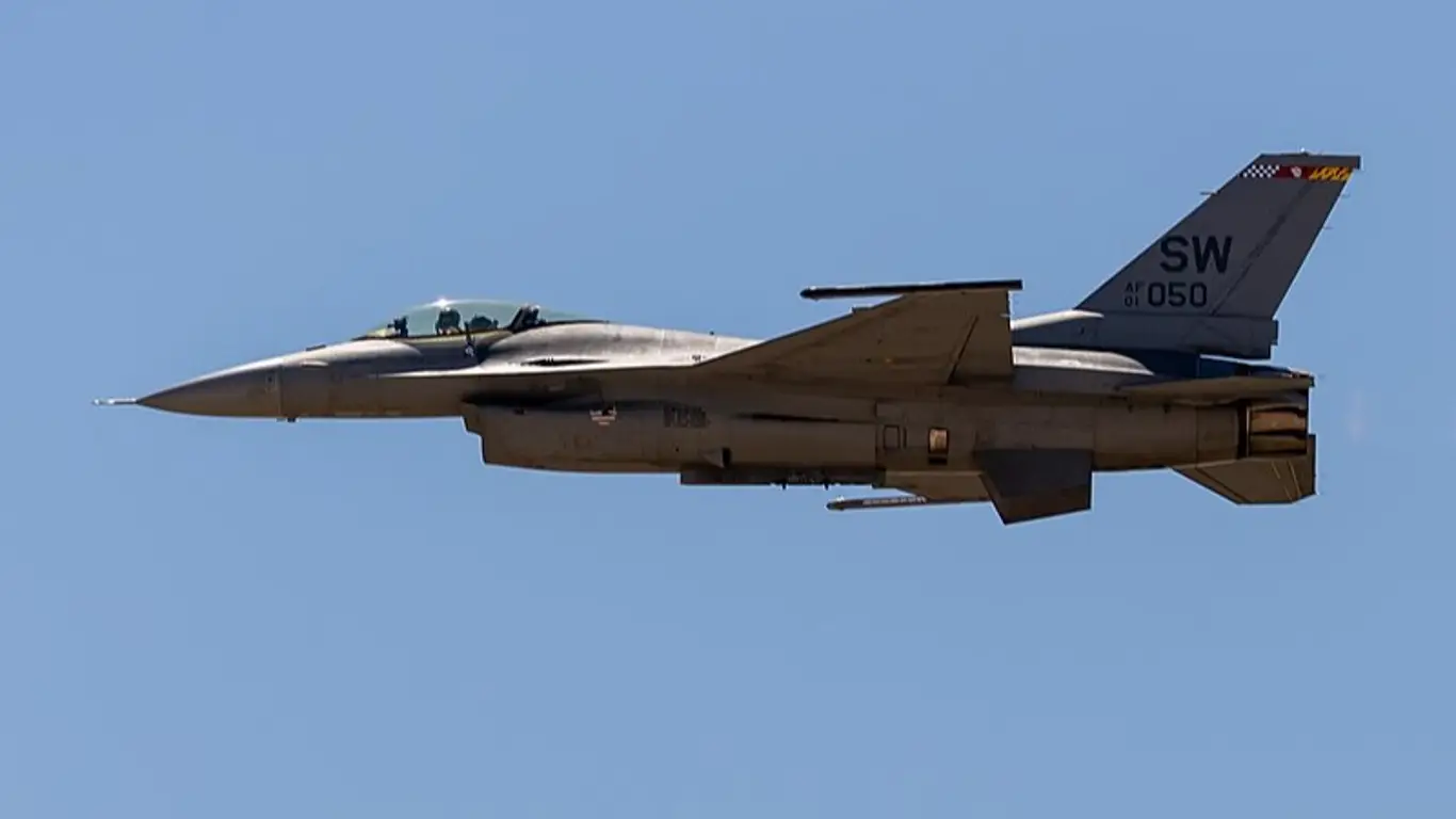 В США рассказали об изменении условий поставок истребителей F — 16 Украине