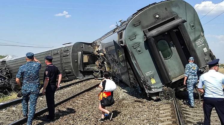 После ЧП с поездом под Волгоградом госпитализировали 30 человек После ЧП с поездом под Волгоградом госпитализировали 30 человек