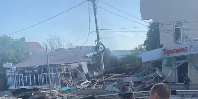 ТЦ в России просто рухнул, под завалами люди ТЦ в России просто рухнул, под завалами люди