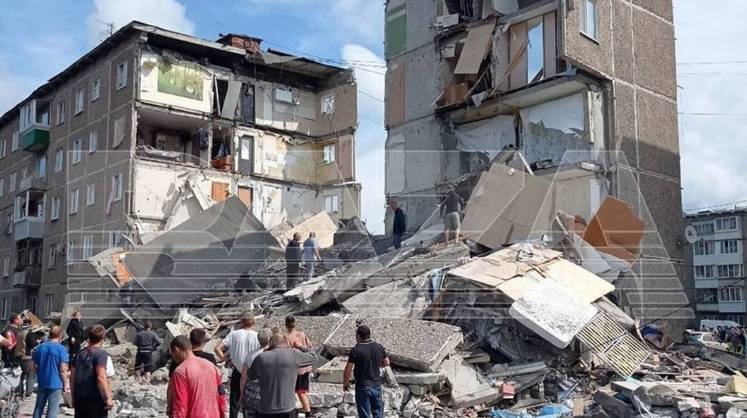 Взрыв газа в жилом доме в Нижнем Тагиле: под завалами находятся люди Взрыв газа в жилом доме в Нижнем Тагиле: под завалами находятся люди