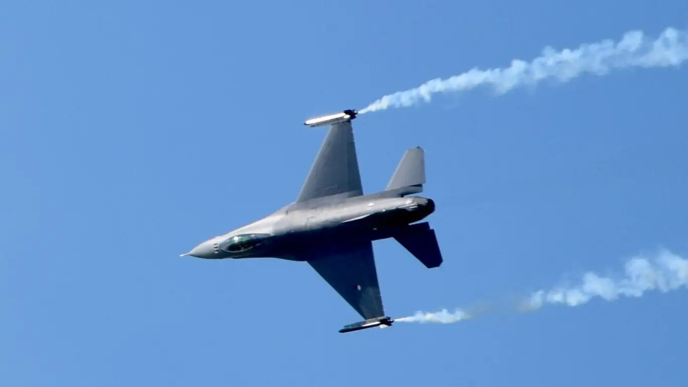 Где будут применены украинские F — 16? Эксперт ответил