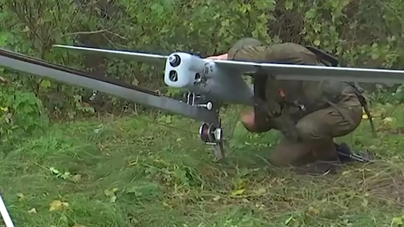 «В туалет сходить не дают»: военный пожаловался на дроны
