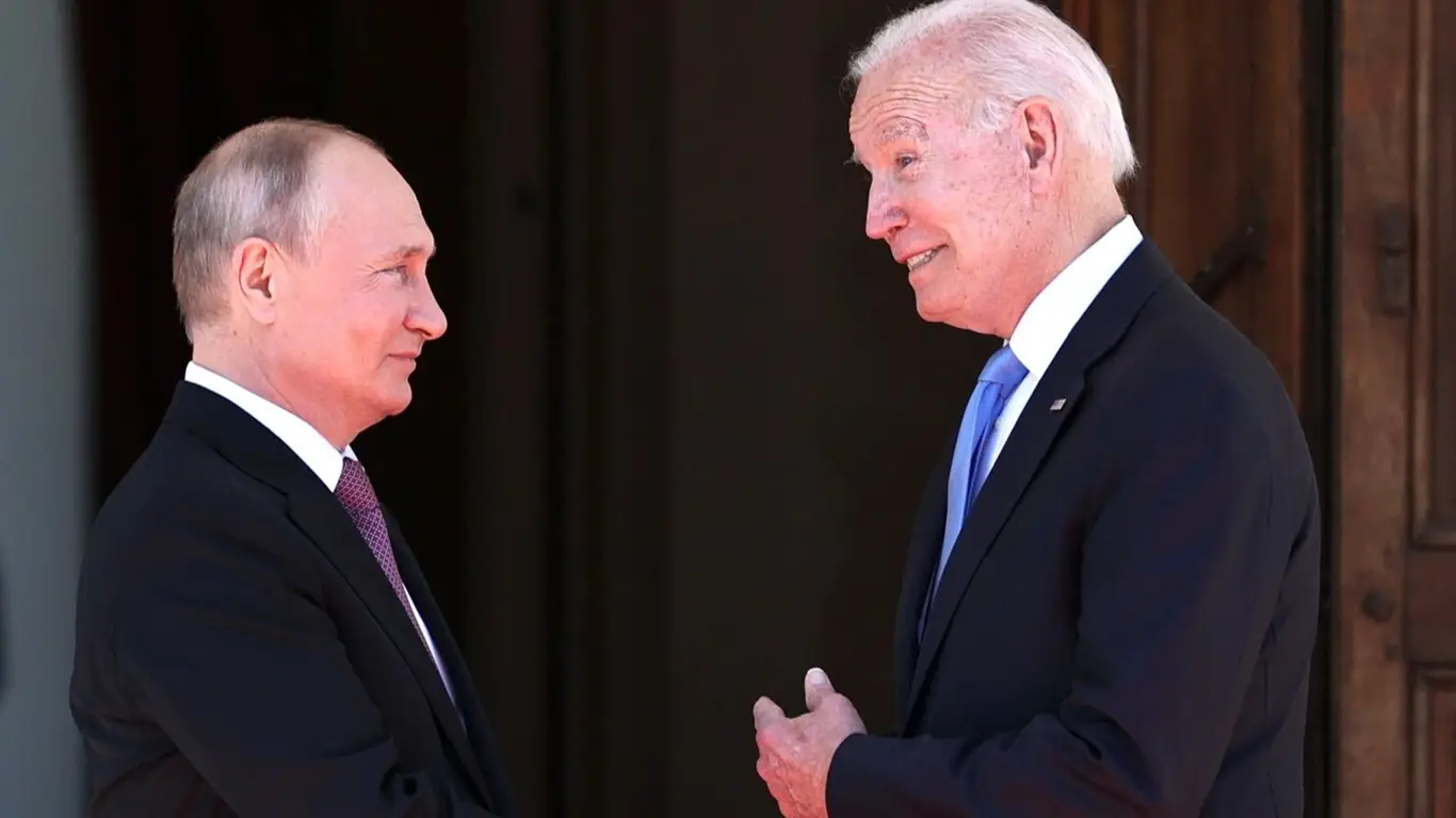 Цель Запада никогда не менялась. Как Байден пытался подкупить Путина