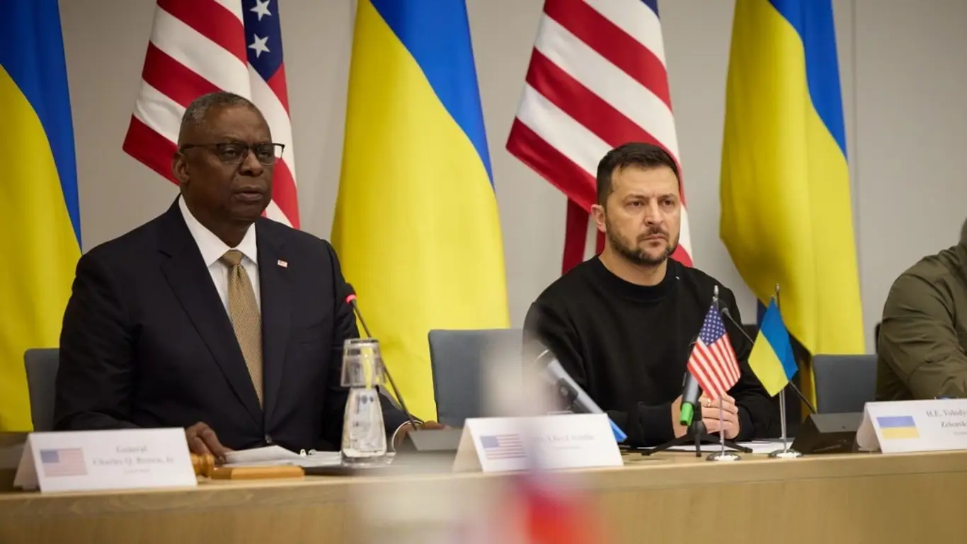 В Британии заявили, что Запад «надел наручники» на Украину