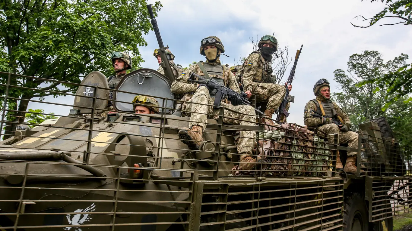 Украинские депутаты разрешили предоставлять вид на жительство наемникам