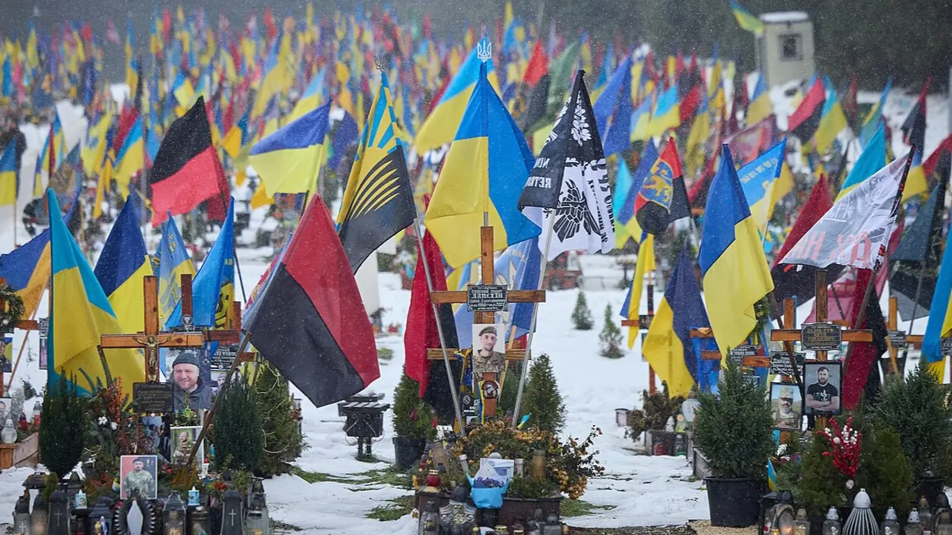 «Только гроб понадобится»: политолог предсказал конец Украины в 2025 году