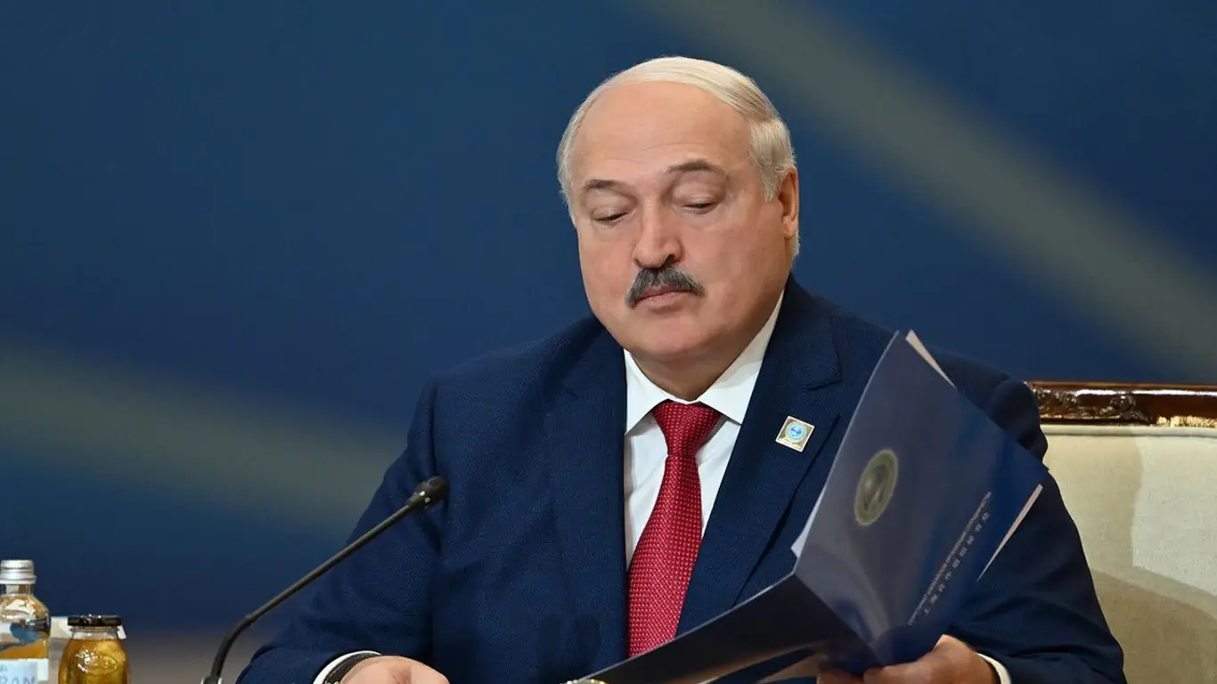 «Да плюнь ты»: Лукашенко заявил, что ему советуют отвернуться от России