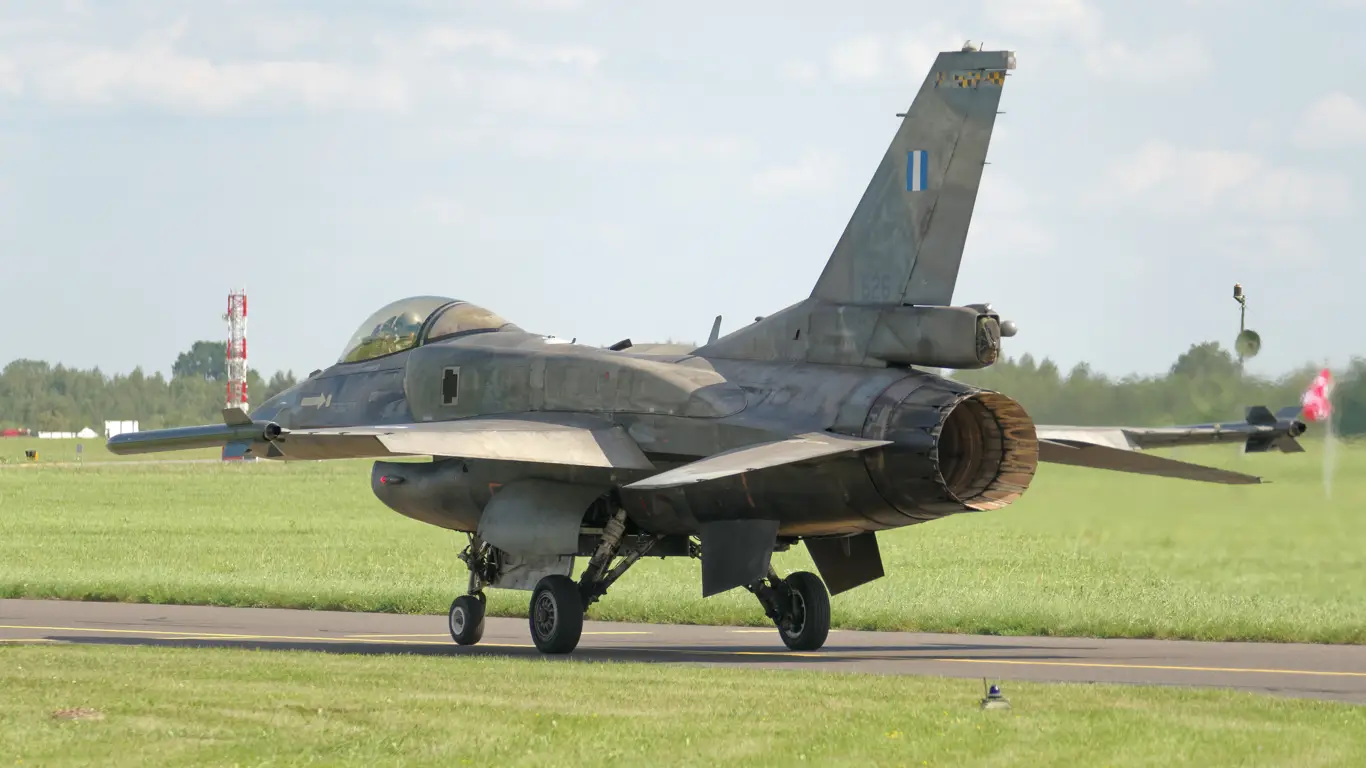 В России усомнились в словах Зеленского об F — 16 на Украине