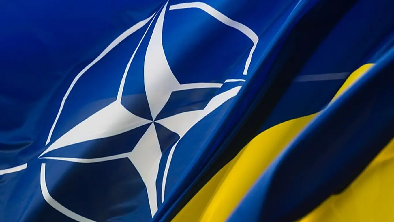 Зачем Киев срочно созвал совет Украина-НАТО? Эксперт объяснил