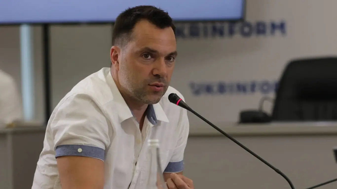 «Фронт рухнет быстрее»: экс-советник Зеленского дал советы руководству России