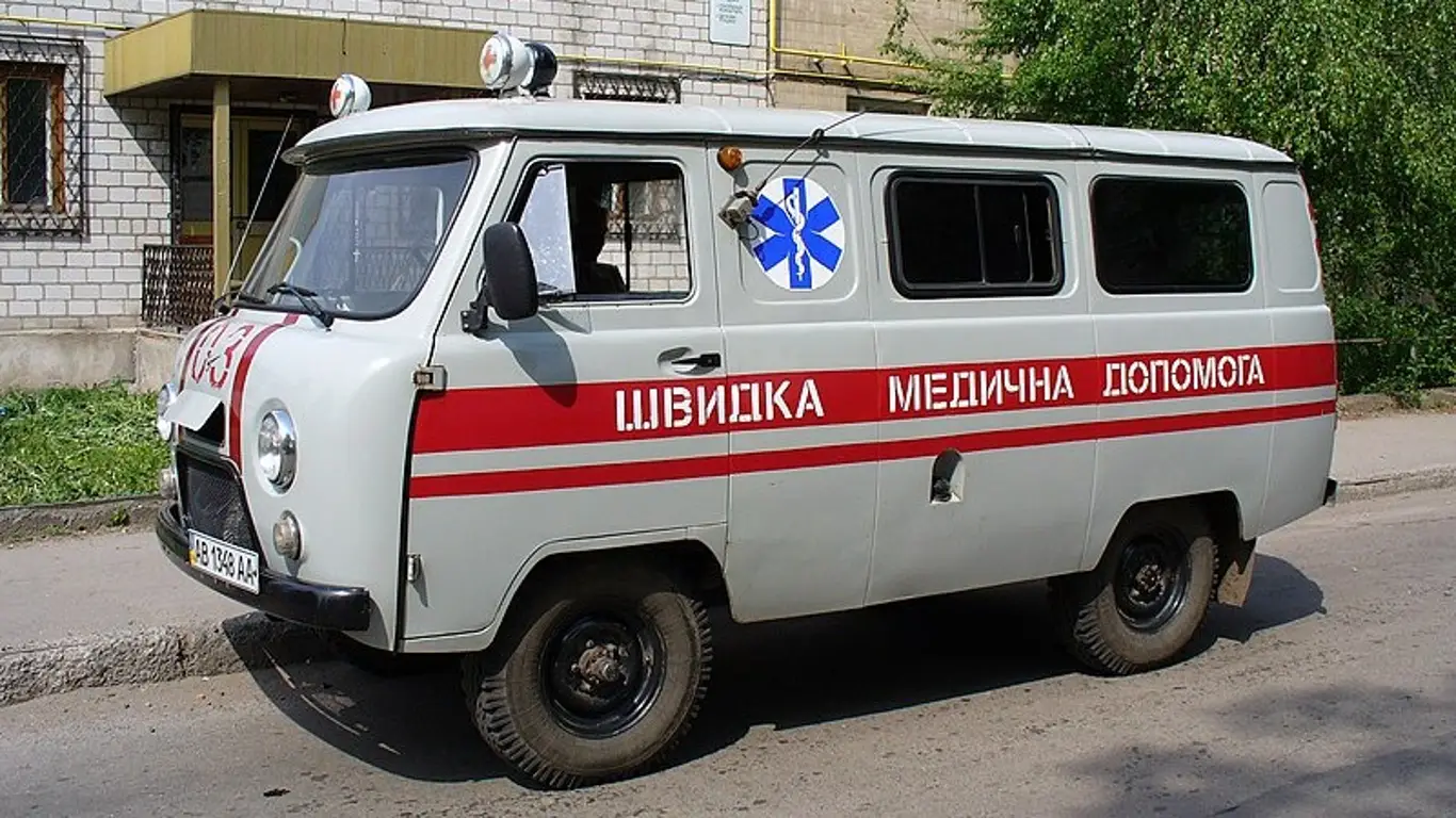 Виноваты медики. Что происходило в первые минуты после удара по учебному центру ВСУ