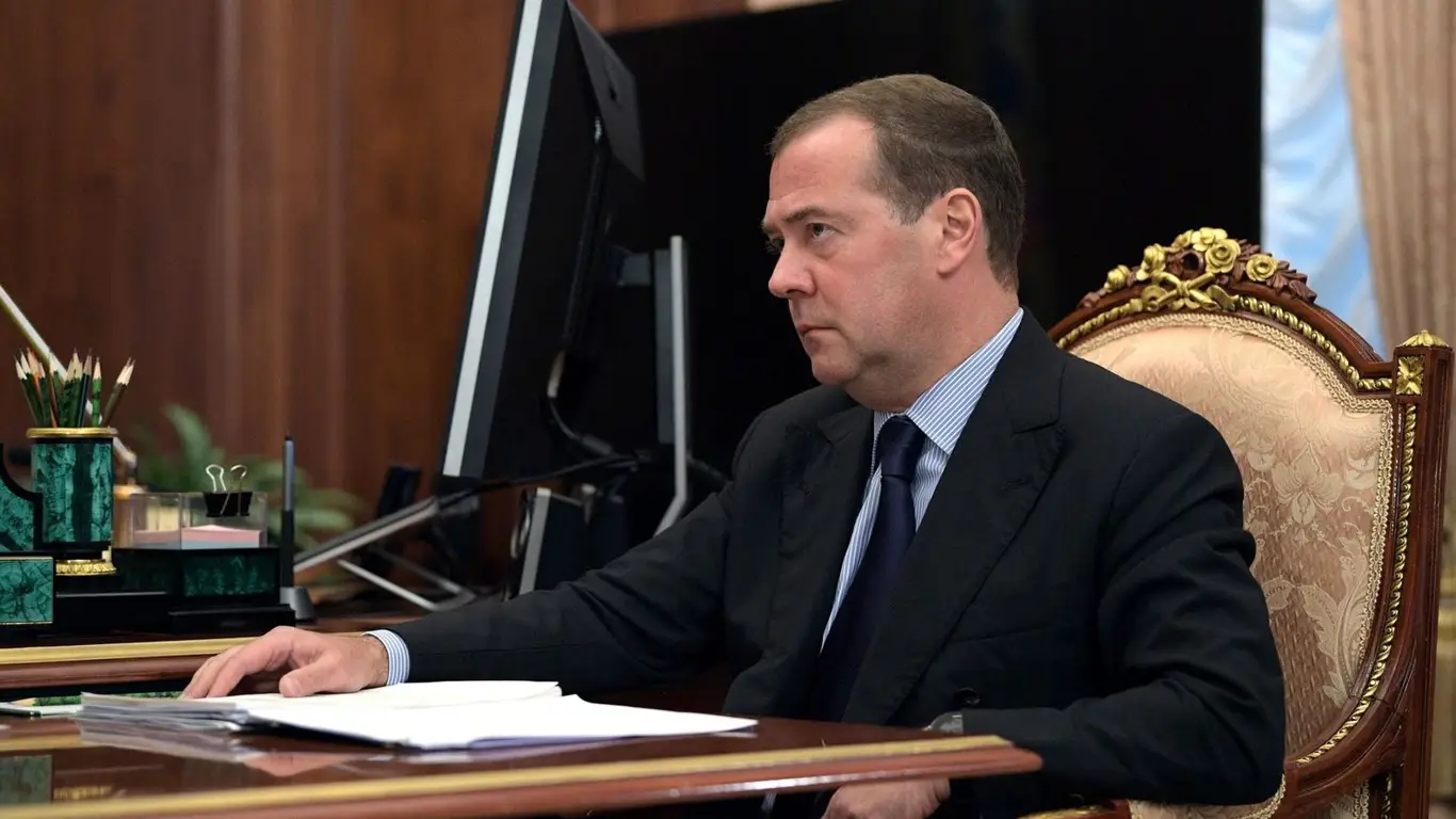 «Напыщенные недоноски»: Дмитрий Медведев жестко осадил Запад