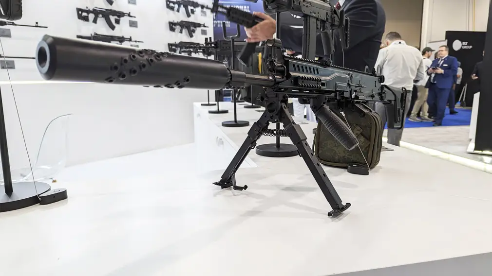 Концерн «Калашников» на ADEX 2024 представил новый пулемет