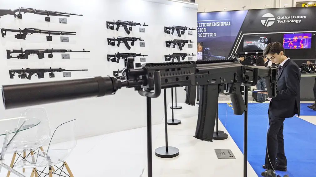 Концерн «Калашников» на ADEX 2024 показал уникальный автомат