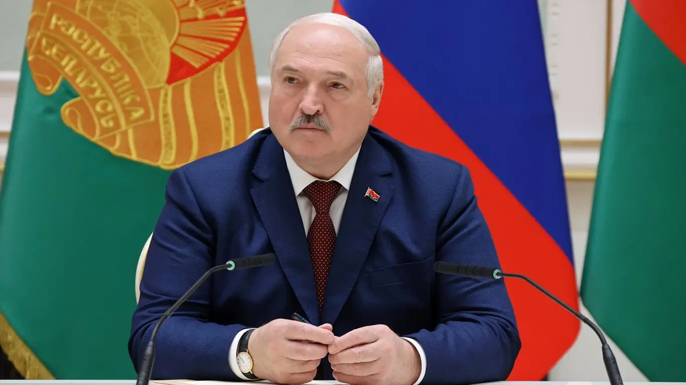 «Старая формула»: белорусский президент призвал готовиться к войне