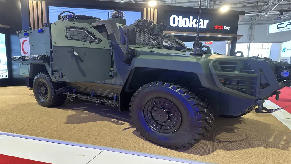 Санитарный вариант броневика Otokar URAL показали на ADEX 2024