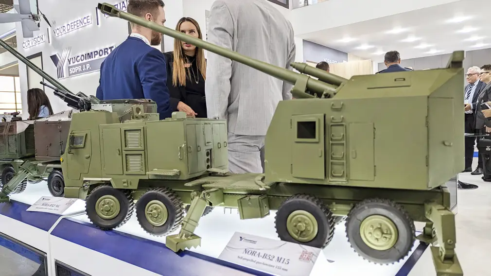 На выставке ADEX 2024 сербская компания показала модель самоходной гаубицы
