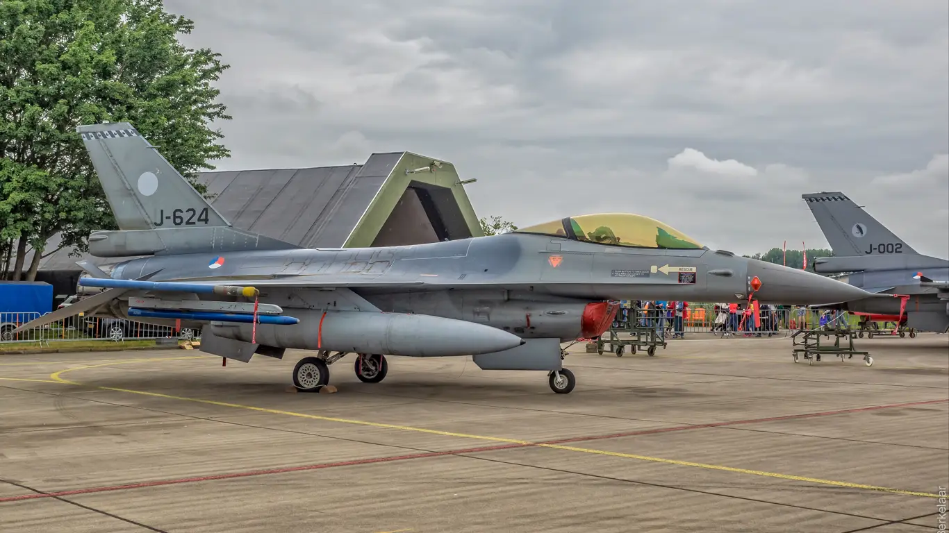 Масштабные удары: российская армия ведёт охоту на F — 16