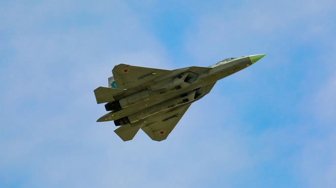 В США назвали главные отличия Су — 57 от других истребителей пятого поколения