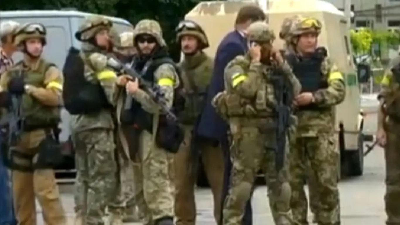 Украинские военные удерживают в плену мирных граждан под Курском