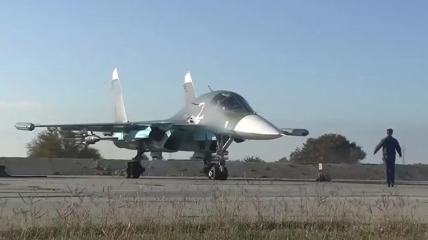 Опубликованы видеокадры атаки на опорный пункт ВСУ под Курском