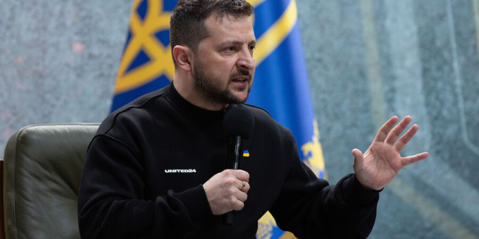 Зеленский заявил, что Украина воюет с тремя странами Зеленский заявил, что Украина воюет с тремя странами