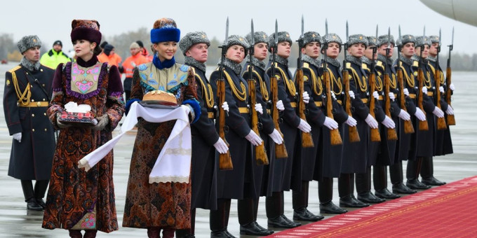 На саммит БРИКС прибыл неожиданный гость На саммит БРИКС прибыл неожиданный гость