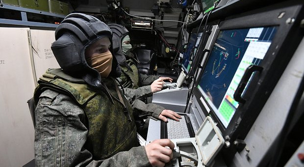 Украинский беспилотник сбит в небе над Крымом Украинский беспилотник сбит в небе над Крымом