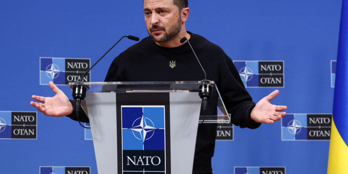 На Украине рассказали, кто готов остановить Зеленского