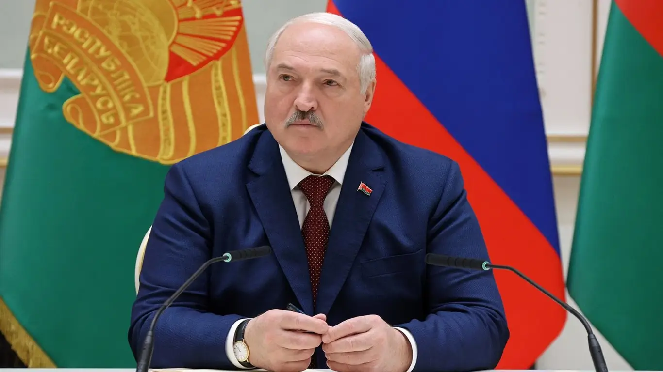 «Просили связаться с Путиным». Лукашенко рассказал об обращениях к нему генералов ВСУ