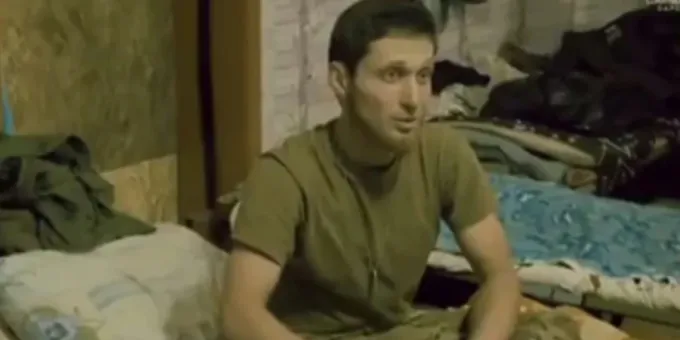 Разведчик предлагал врагу сдаться, три недели отбивая в одиночку атаки ВСУ Разведчик предлагал врагу сдаться, три недели отбивая в одиночку атаки ВСУ