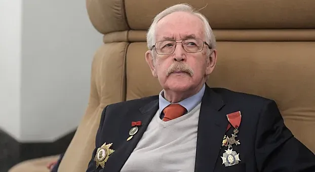 Актера Василия Ливанова снова госпитализировали в клинику Актера Василия Ливанова снова госпитализировали в клинику