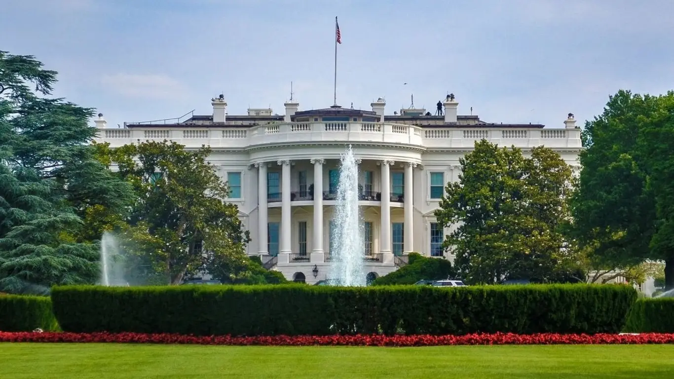 На что рассчитывают США, разрешая бить ракетами вглубь России? Политолог ответил