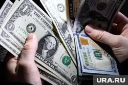 Доллар катастрофически растет из-за санкций против «Газпромбанка»: почему падает рубль, прогнозы Доллар катастрофически растет из-за санкций против «Газпромбанка»: почему падает рубль, прогнозы