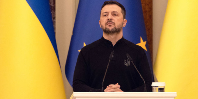 Зеленский заявил, что не будет просить Запад ввести войска на Украину Зеленский заявил, что не будет просить Запад ввести войска на Украину