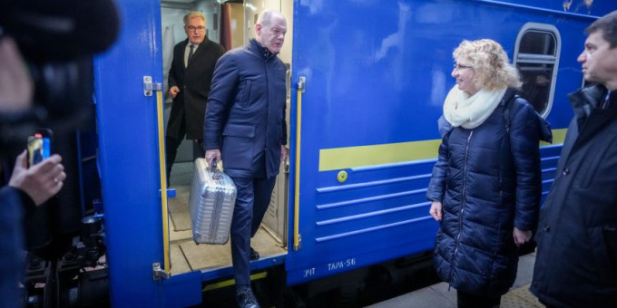 Какое послание канцлер Германии Шольц передал Зеленскому от Путина?