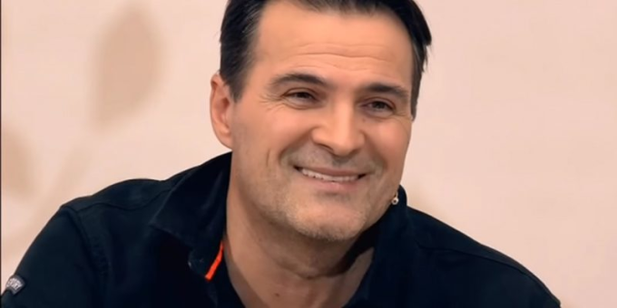 Болезнь превратила жгучего красавца актера Дьяченко в седого старика Болезнь превратила жгучего красавца актера Дьяченко в седого старика