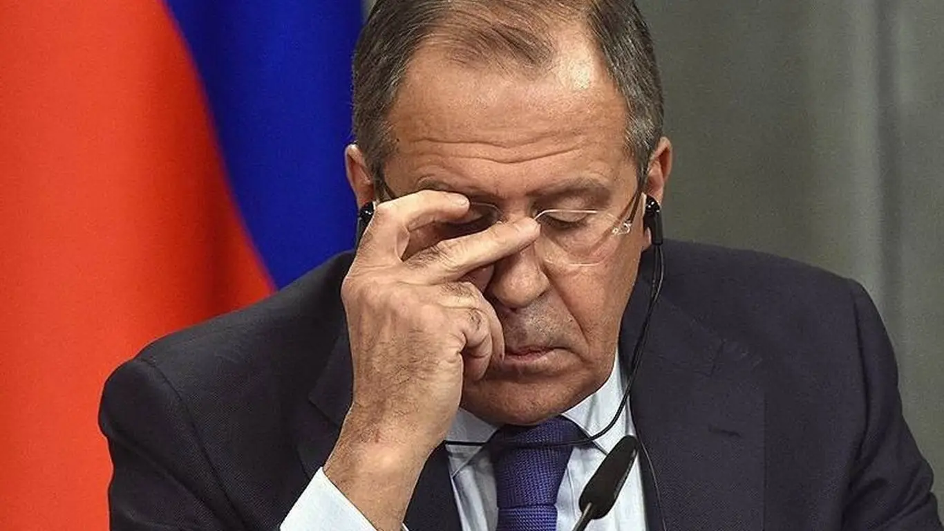 Истеричные школьницы. В США сравнили американских и российских политиков