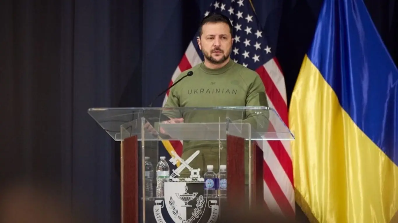 Разрушает память своих предков. На Западе раскрыли правду о Зеленском