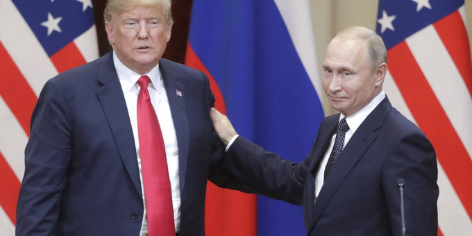 Трамп обратился «с личной просьбой» к Путину Трамп обратился «с личной просьбой» к Путину
