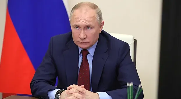 Путин изменил одно правило во время военного положения Путин изменил одно правило во время военного положения