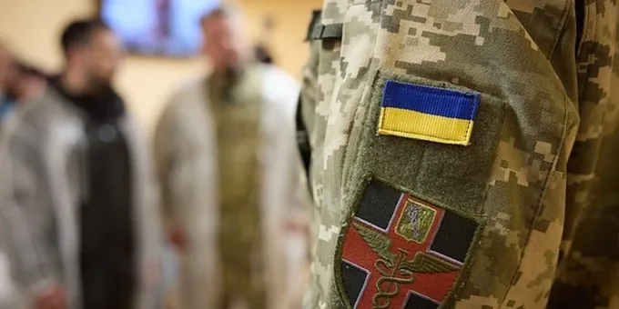 Вымогал деньги и жестко избивал: украинские СМИ пришли в ужас, узнав правду об одном командире ВСУ Вымогал деньги и жестко избивал: украинские СМИ пришли в ужас, узнав правду об одном командире ВСУ