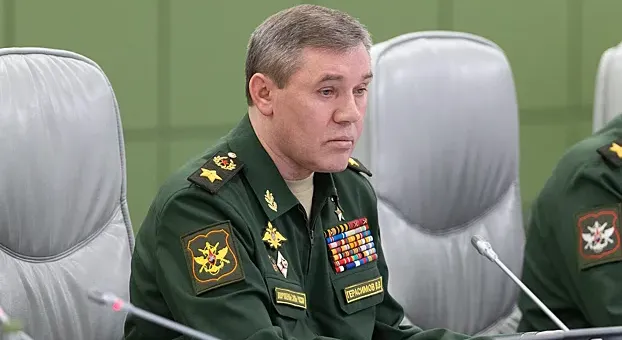 Герасимов сообщил о передислокации войск НАТО к границам России Герасимов сообщил о передислокации войск НАТО к границам России