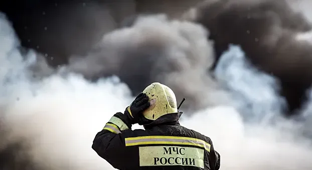 Большой цех загорелся в Новокузнецке