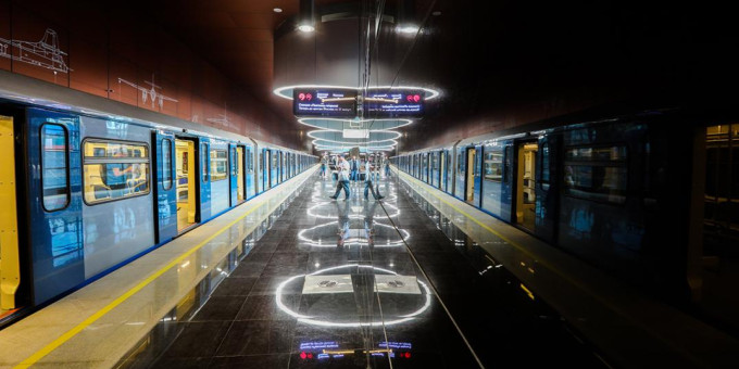 Петербурженка скончалась после удара дверью в метро Петербурженка скончалась после удара дверью в метро